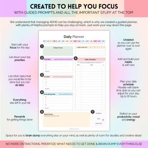 Puede incluir: Un planificador diario con indicaciones y secciones para el enfoque, las prioridades y el horario. El planificador incluye espacio para h&aacute;bitos, recompensas y un "brain dump". El texto en el planificador dice "CREATED TO HELP YOU FOCUS".