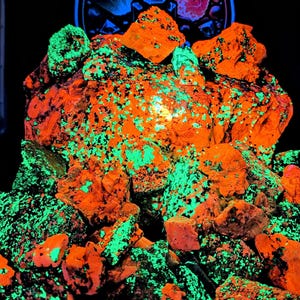Franklin, NJ - Willemite, Calcite, and more - by the lb - Fluorescent Mineral Mix