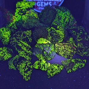 Franklin, NJ - Willemite Only - Green Only - by the lb - Fluorescent Mineral