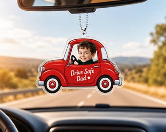 Enfeite personalizado com foto de criança dirigindo carro, pingente de acrílico personalizado para retrovisor.