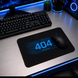 404 System Failure Mousepad – Blaues Tech Design auf Schwarz, Minimalistisches Gaming Mousepad, Cyber Schreibtisch Zubehör, Büro Geschenk