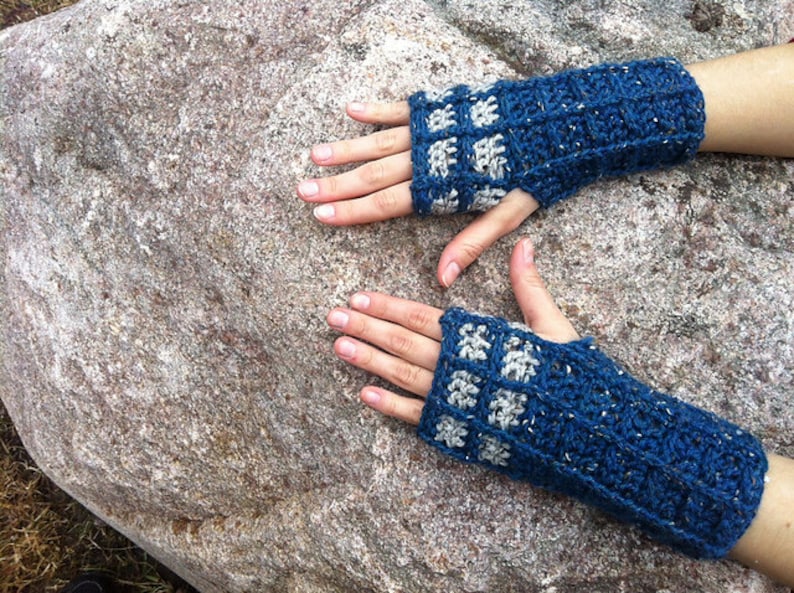 Crochet TARDIS Gloves Pattern image 2