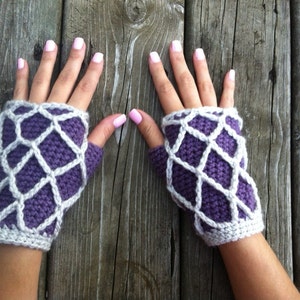Crochet Fishnet Gloves (Pattern)