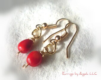 Pequeños aretes de colgante de coral / / pendientes de oro / / pendientes de gota / / curación jewerly / / regalos para ella / / joyería asequible
