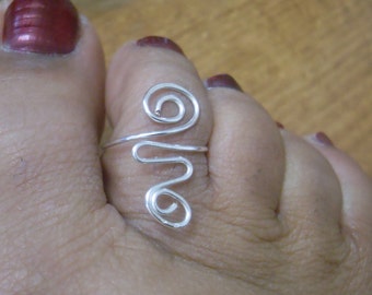 Squiggly Lines Toe Ring in silver
