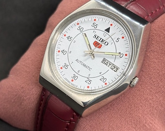 Vintage Seiko 5 Automatic Men’s Wrist Watch | Refurbished Day-Date Mechanical Timepiece