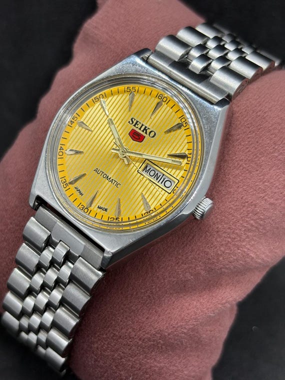 Vintage Seiko 5 Automatic Men’s Wrist Watch | Refurbished Day-Date Mechanical Timepiece