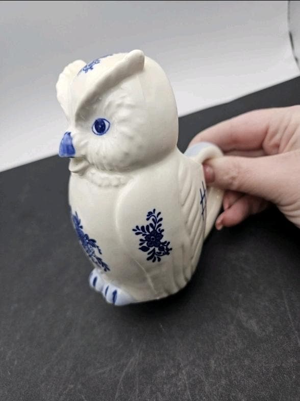 Vintage Blue & White Owl Creamer – JSNY Taiwan Figural Pitcher, 1970s–80s Ceramic Ow