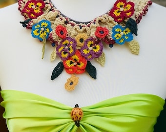Collar de flores de crochet | Collar floral bohemio | Joyería llamativa hecha a mano | Collar de flores de crochet – Woolwitch Boutique