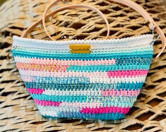 Amalfi Sunset - Colección de bolsos Riviera de Woolwitch: bolsos llamativos tejidos a mano con alma mediterránea. Edición limitada, 35 x 18 cm.