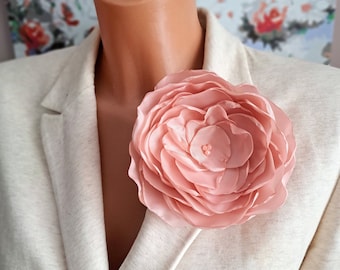 Light pink flower brooch Bridesmaid gift Elegant flower pin Floral broach for woman Party flower brooch Cute flower Fashion flower pin