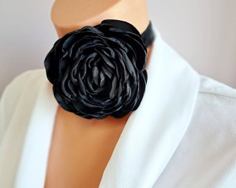 Handmade Fabric Flower Choker: Adjustable Ribbon, Elegant Rose