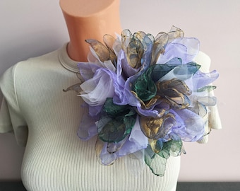 Broche de flor de organza verde lavanda, broche llamativo de 18 cm, flor de tela hecha a mano