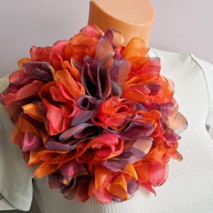 Broche de flores multicolor Flor de organza Broche elegante Pin de flor de gran tamaño Broche de moda Flor grande Regalo original para mujer Flor grande