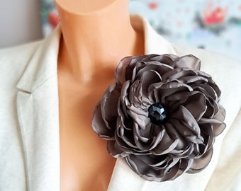 Gray flower brooch Gift for mom Elegant floral broach for women Large flower pin Delicate rose flower Fashion brooch Fabric flower brooch