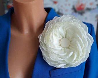 White flower brooch Elegant fabric flower broach Gift for women Fashion flower pin for women Large flower pin Party brooch Delicate rose