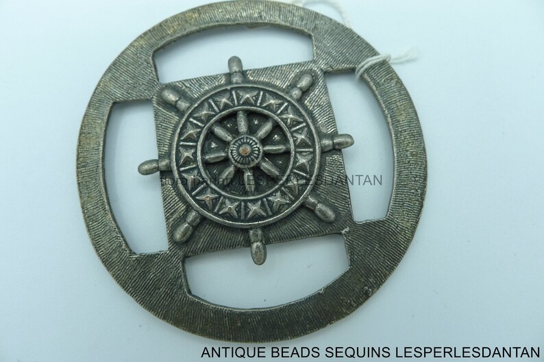 antique belt buckle sylvery metal image 1