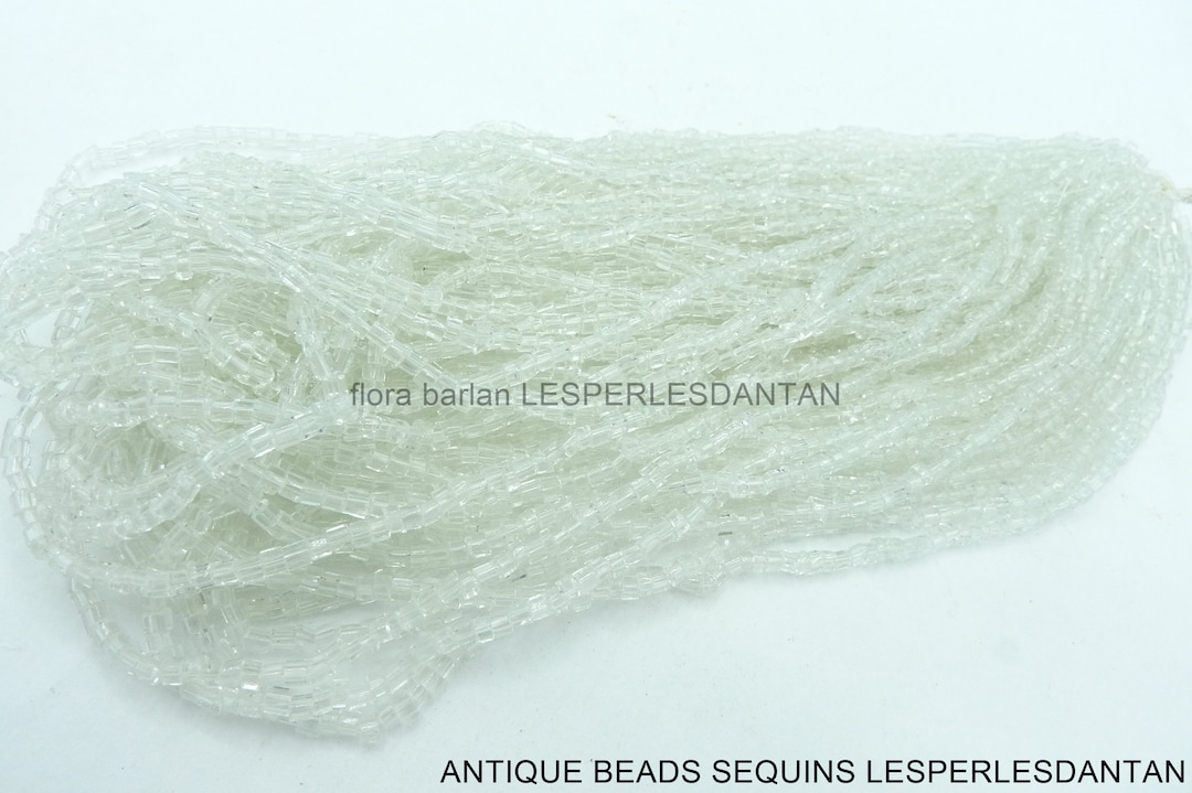 Lot De Perles Anciennes En Verre Blanc - 30 Grammes - Format Tube 9x2 Mm - France
