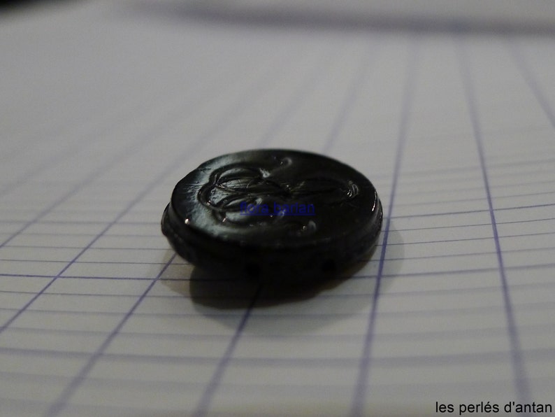10 antique cabochons mourning jet bead 1CM5 diametre