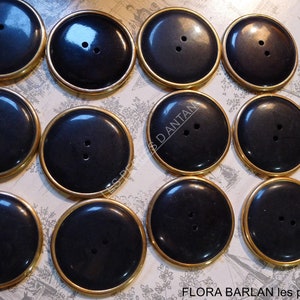 12 anciens boutons bakelite