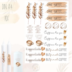 Könnte beinhalten: Ein Set aus drei Keramikbechern mit gesprenkelter, matter Oberfläche. Die Becher sind in den Farbtönen Creme, Hellgrau und Dunkelgrau gehalten. Jeder Becher hat ein schlichtes, minimalistisches Design, ideal für Kaffee oder Tee.