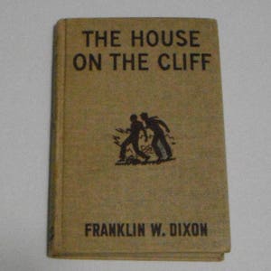 Hardy Boys Mystery The  House on the Cliffs by Franklin W. Dixon Vintage Book