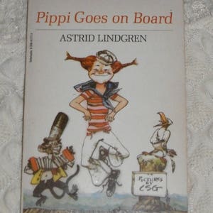 Pippi Goes on Board by Astrid Lindgren Vintage Softcover book image 1