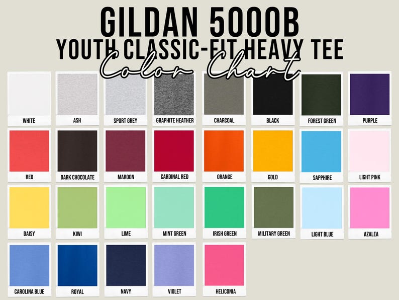Pu&ograve; includere: Tabella colori per Gildan 5000B Youth Classic-Fit Heavy Tee. La tabella mostra una variet&agrave; di colori, tra cui bianco, cenere, grigio sportivo, grafite m&eacute;lange, carbone, nero, verde foresta e viola. Altri colori includono rosso, cioccolato fondente, bordeaux, rosso cardinale, arancione, oro, zaffiro e rosa chiaro.