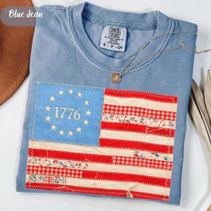 Camiseta patriótica del 250 aniversario del 4 de julio, camiseta con estampado de retazos de imitación de la bandera estadounidense, Comfort Colors®, camisetas gráficas vintage con estampado de imitación de acolchado de EE. UU.