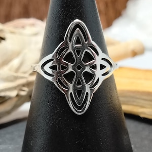 Witch's Knot Ring, Adjustable, Protection Jewellery, All Chakra Shield, Statement Ring, Witchy Gift