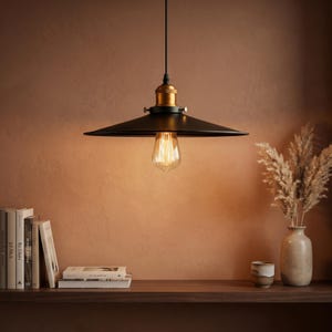 Lámpara colgante industrial vintage, de metal negro y latón, con casquillo E27, ideal para cocina, loft, bar, cafetería o iluminación rústica del hogar. Lámpara colgante retro.