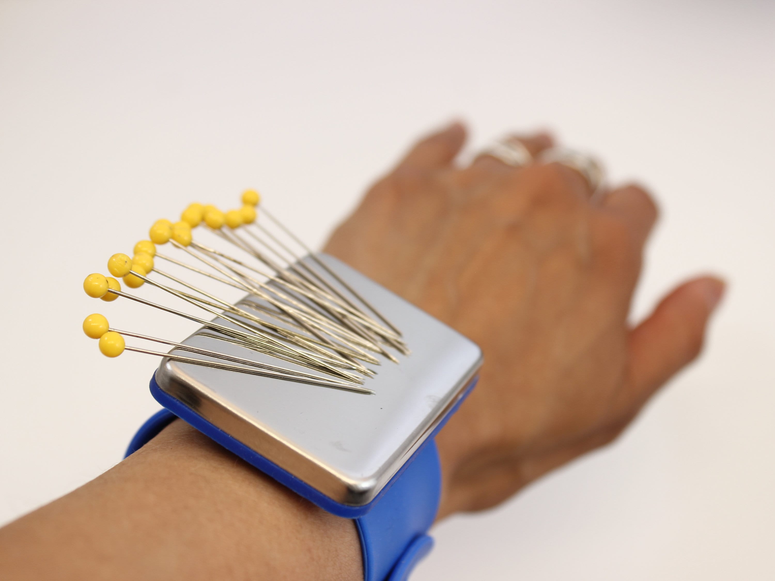 Braccialetto Magnetico Portaspilli - In Silicone, Per Cucito E Parrucchieri, Con Cinturino Regolabile - Foto 8