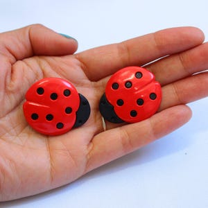Large ladybird buttons, 5x giant lady bird buttons, childrens buttons, ladybug buttons, novelty buttons, 5x ladybird buttons, UK sewing shop