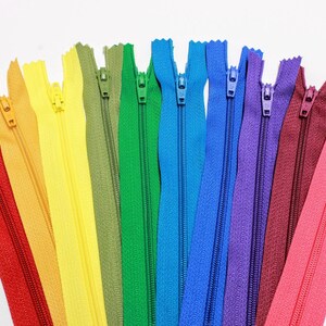 Cremalleras coloridas de 15 cm: Suministros de costura al por mayor para la confección de bolsos.