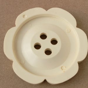 Giant flower buttons, Giant CREAM flower buttons 6.5cm, extra large buttons, huge novelty button, giant children's buttons, UK buttons shop image 4