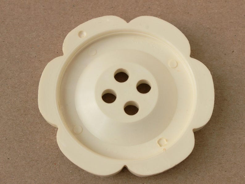 Giant flower buttons, Giant CREAM flower buttons 6.5cm, extra large buttons, huge novelty button, giant children's buttons, UK buttons shop image 4
