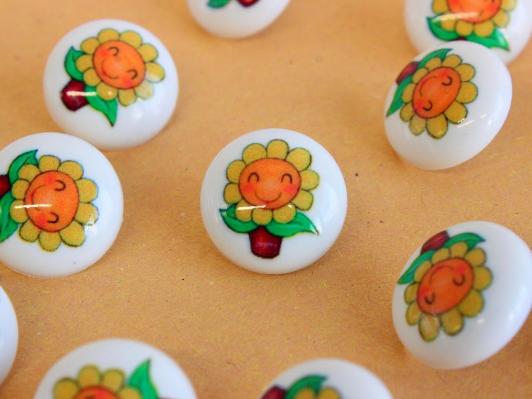 10x Sunflower Buttons, Smiling Flower Pot Shank Backing Buttons ...