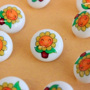 10x sunflower buttons, smiling flower pot shank backing buttons, buttons for children and baby knits, UK sewing and knitting supplies