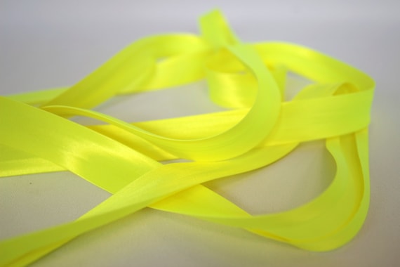 Neon! - Double Fold 1 cm Bias Binding Tape (yellow or pink)