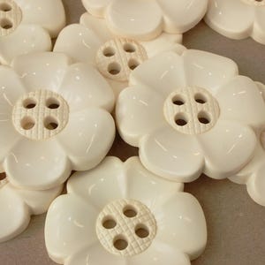 Giant flower buttons, Giant CREAM flower buttons 6.5cm, extra large buttons, huge novelty button, giant children's buttons, UK buttons shop image 5