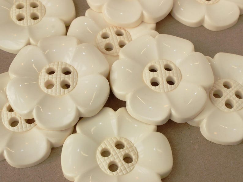 Giant flower buttons, Giant CREAM flower buttons 6.5cm, extra large buttons, huge novelty button, giant children's buttons, UK buttons shop image 5