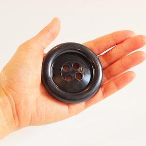 Olbrzymie CZARNE guziki, super duże plastikowe guziki 6,5 cm, duży guzik, ogromny czarny guzik, gigantyczne guziki brytyjskie, guziki brytyjskie, guzik do płaszcza sklepowego