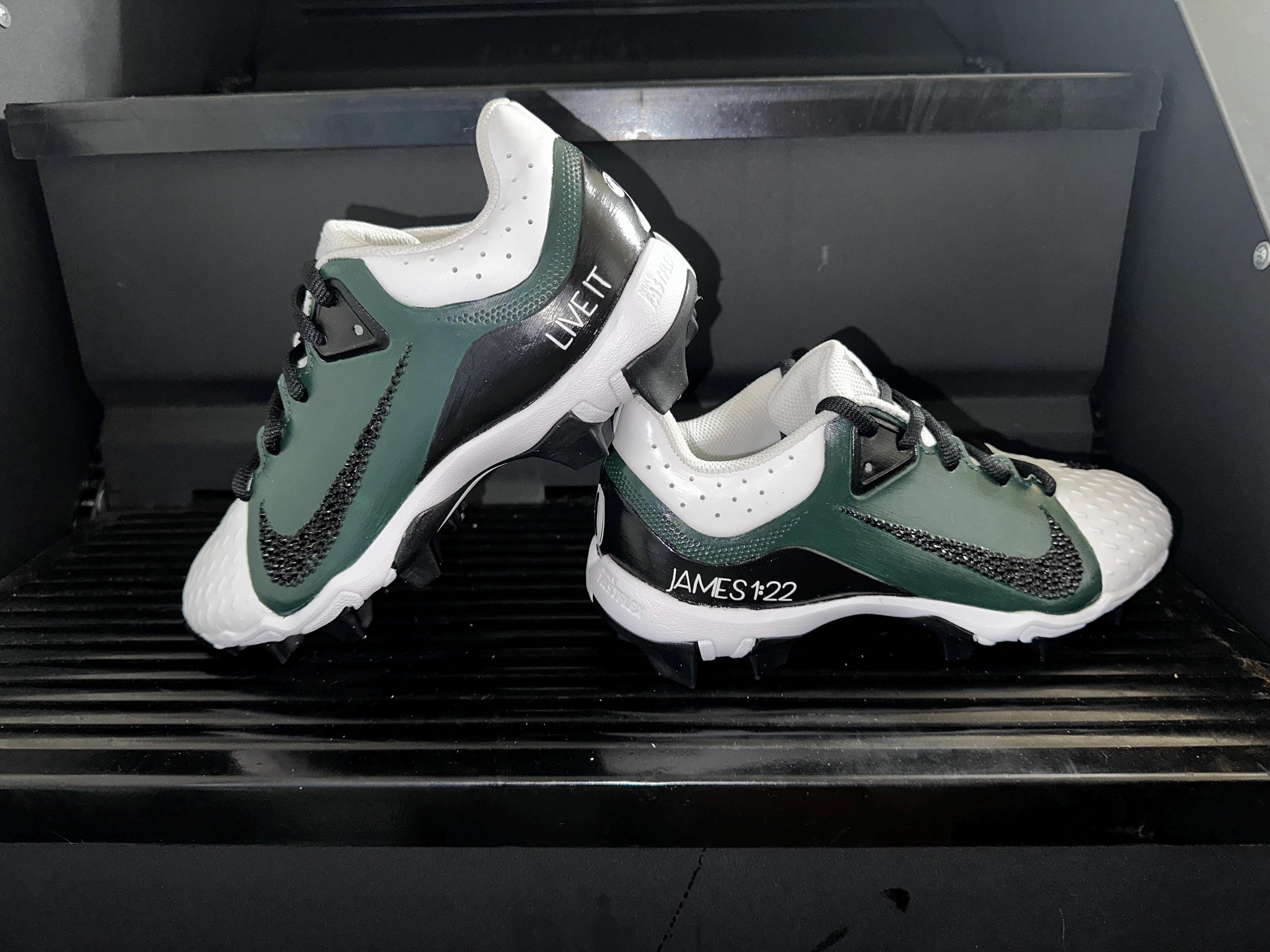 custom mens softball cleats