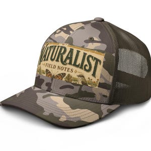 Camo Trucker Cap mit Field Notes Patch | Vintage Nature Mesh Snapback für Outdoor-Fans, Wanderer, Camper und Naturliebhaber