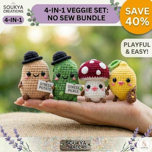 Peut inclure: Un ensemble de 4 légumes en crochet, comprenant une pomme de terre, un cornichon, un champignon et un citron, chacun avec un visage souriant et un petit chapeau noir. La pomme de terre et le cornichon tiennent des pancartes "Stress Potato" et "Stress Pickle".