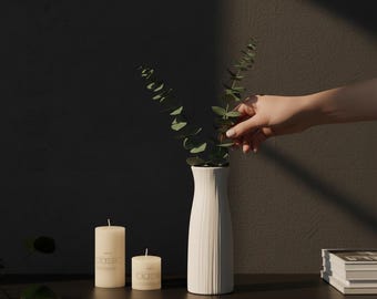 Modern Ceramic Ribbed Vase – White Minimalist Flower Vase for Pampas Grass, Eucalyptus & Home Décor