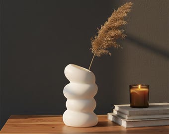 Modern Wavy White Vase – Sculptural Ceramic Vase, Minimalist Home Decor, Japandi Vase for Pampas & Dried Flowers, Aesthetic Room Decor