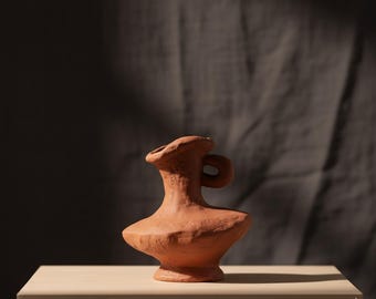 Handcrafted Terracotta Sculptural Vase – Rustic Modern Decorative Pot, Aesthetic Clay Flower Holder for Dried Blooms & Home Décor