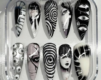 Uñas postizas de manga de terror: arte icónico de espirales y retratos distorsionados en blanco y negro