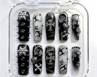 Gotisch zwart zilver 3D pers op nagels | Set punk spikes kruis | Stoere chroomnagels